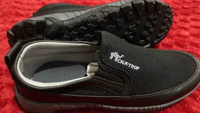2 sapatos por 100,00