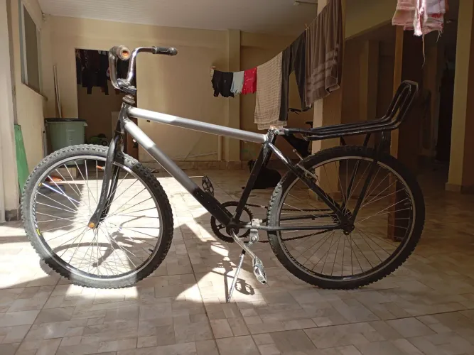 Bicicleta Aro 26 Estilo Grau com Guidão de Moto e Garupa