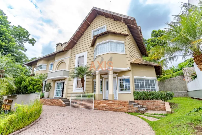 Casa de 4 Quartos à Venda no Condomínio Le Grand Village | Jardim Social Curitiba