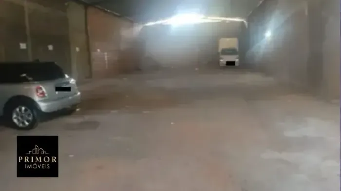 GALPÃO NO BAIRRO SANTA CRUZ 300m2 -