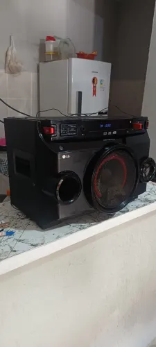 Mini System LG 200W RMS CD, MP3, USB e Bluetooth X Boom Festa OM4560 Bivolt Preto