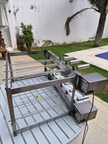 Gira grill motor duplo com 8 espetos