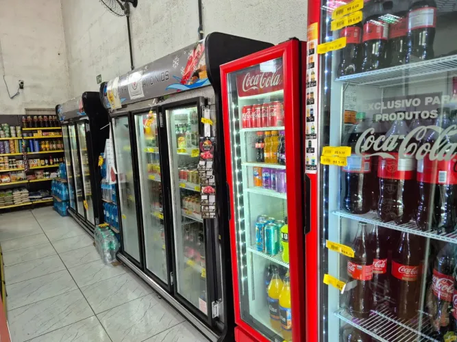 Mercado Vargem grande próximo ao shopping.