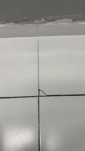 Preciso pra fazer reparos piso e limpeza