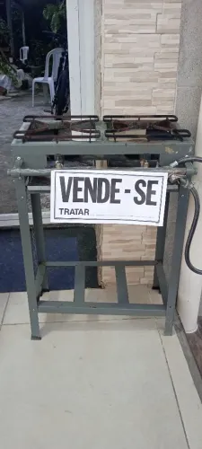 Fogão industrial 2 bocas, semi-novo. 350,00 .
