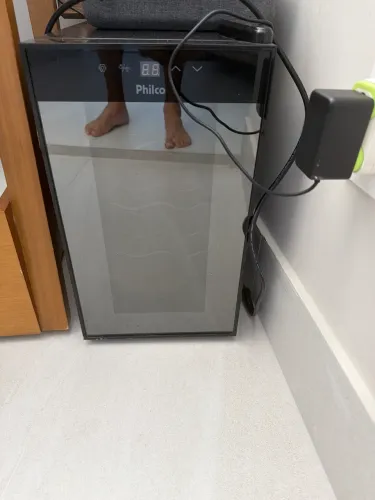 Vendo adega de vinho