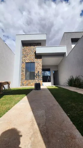 Casa 3 Quartos - Res. Santa Fé - Goiânia - Go