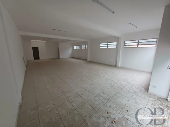 PONTO COMERCIAL NA ESTUFA II