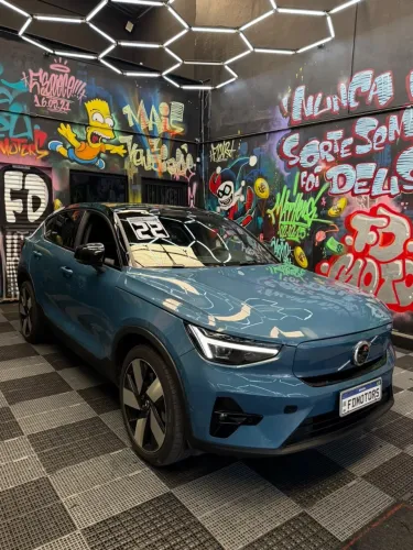 Volvo C40 Recharge Pure Eletric (elétrico) 2022