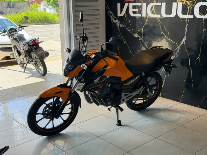 Titan 160, Km 2.500, Perfeito estado, Manual e chave Reserva - 2025