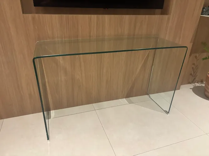 Aparador de vidro transparente Tokstok em perfeito estado