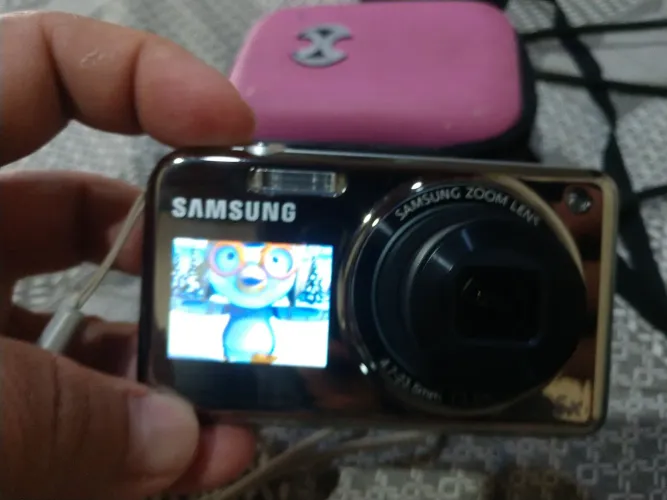 Camera dual tela self Samsung PL120 14 mega pixel, otima para selfie