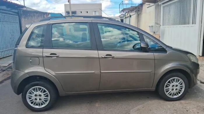 Fiat Idea Attractive 1.4 Fire Flex 8V 5P 2014