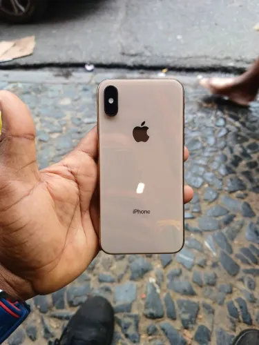 IPhone xs 512 gb face id off o resto tudo ok 700 sem choro