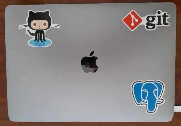 Macbook Pro Retina 2017 8gb RAM 128gb SSD (QUERTY IT)