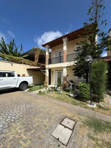 CASA DUPLEX - 4 QUARTOS EM CONDOMÍNIO LAGOA REDONDA Condomínio Caminho da