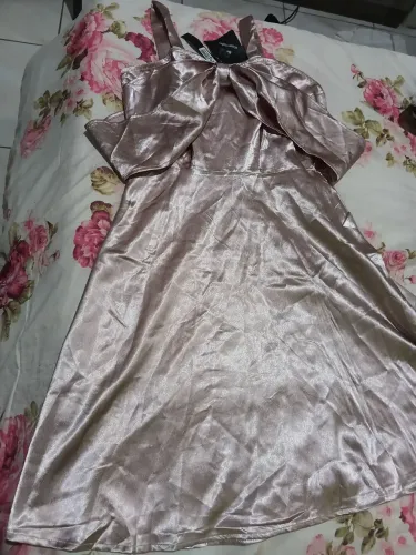 Vestido de ceda pura tam:P na etiqueta 20$
