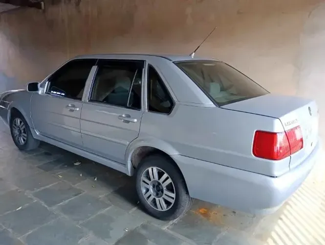 Volkswagen Santana 1.8 MI (álcool) 2001