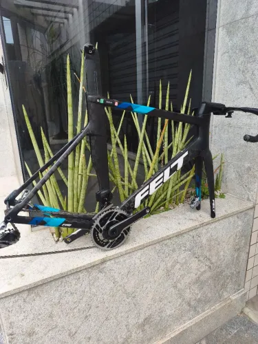 Grupo Sram Red e-tap de 12 velocidades