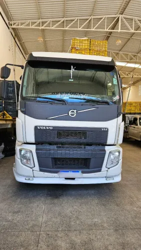 Volvo VM 330 8x2R