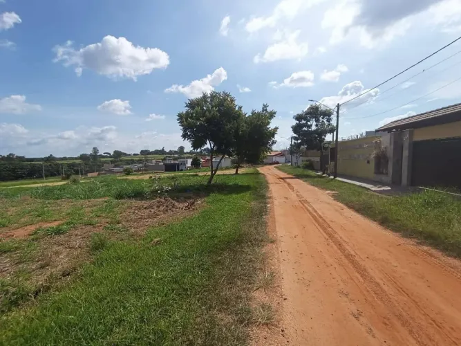 CHÁCARA DE 1000M²