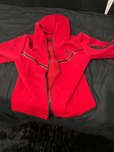 Nike Tech Fleece vermelho
