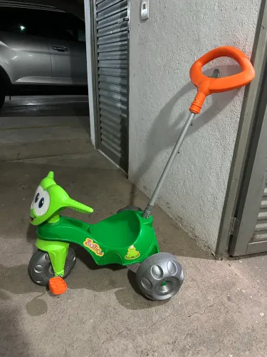 Triciclo infantil 