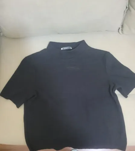 Blusa Manga Curta Zara Preta Tamanho P - pouco usada