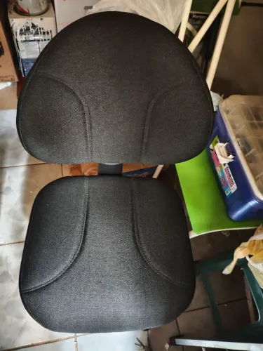 CADEIRA COM PISTÃO A GÁS 