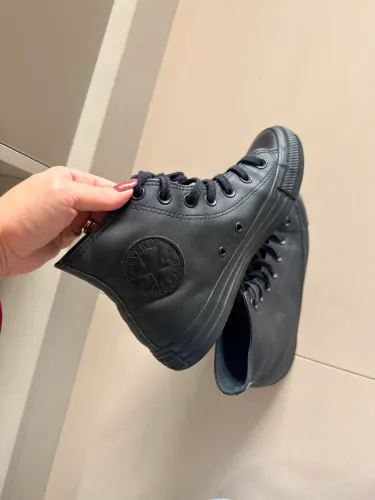 Tênis All star converse COURO (usado poucas vezes)