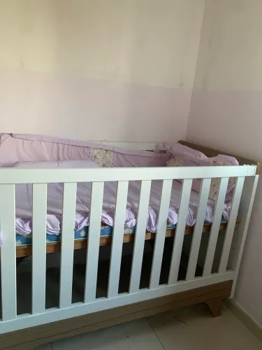 Berço semi novo 
