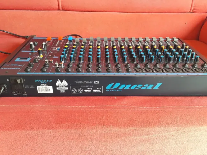 Mesa de som Oneal Omx16 USB