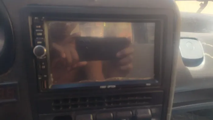 vendo multimídia semi nova top