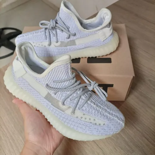 Tenis Adidas Yeezi 34 ao 39 feminino