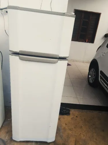 VENDO Geladeira Eletrolux Degelo seco