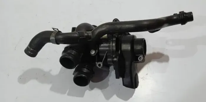 Bomba De Água Audi A4 Jetta 2.0 2009 2010 2011 2012