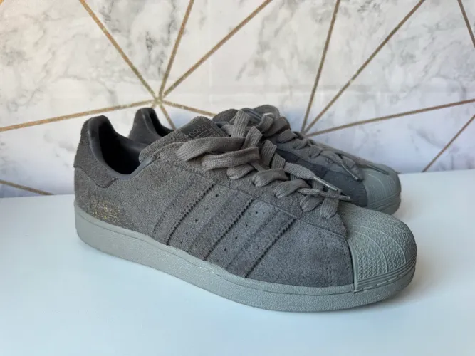 Tênis adidas super star ( camurça ) 39
