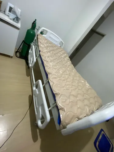 Vendo Cama Hospitalar Motorizada