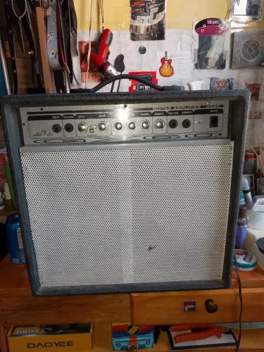 Amplificador para guitarra gx60 60 watts bem potente 
