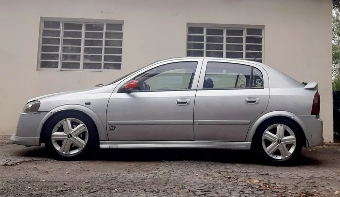 Chevrolet Astra GSI 2.0 16V 136cv Hatchback 5P 2003