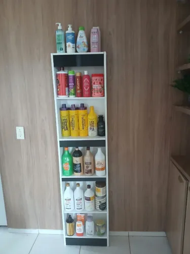 Armário expositor (100 Reais)