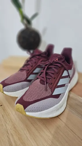 Adidas Ultraboost Vinho / Bordô