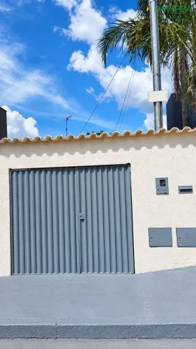 Casa 2Q (Reformada) Venha morar pertinho do Carrefour Sul e Centro Cultural Oscar Niemeye