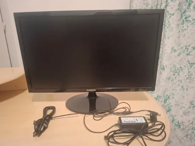 (VAZAMENTO DE LUZ) Monitor Gamer Samsung 24 Pol, Full HD, 75Hz, 1ms (USADO)