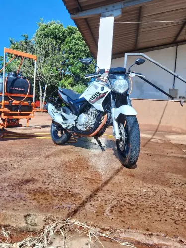 Fazer 250