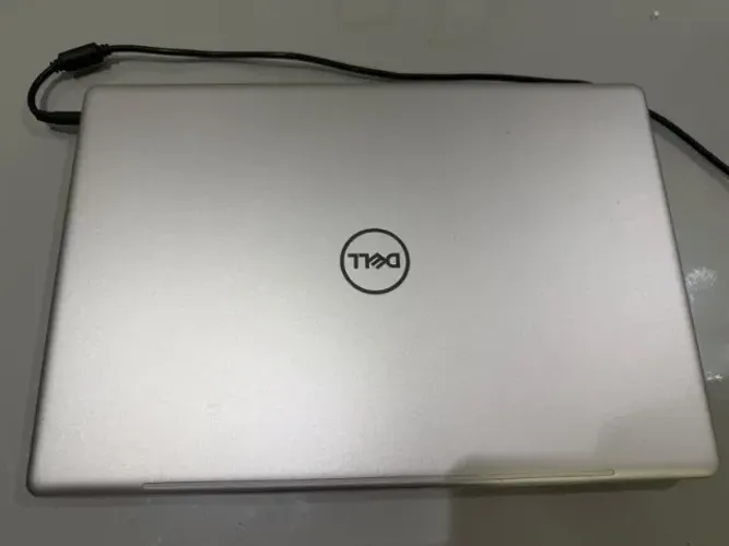 Notebook Dell Inspiron 15 i7 8th - 8GB de Mem. (LEIA)