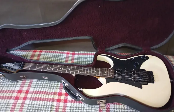 Desapego guitarra Ibanez Floyd rose