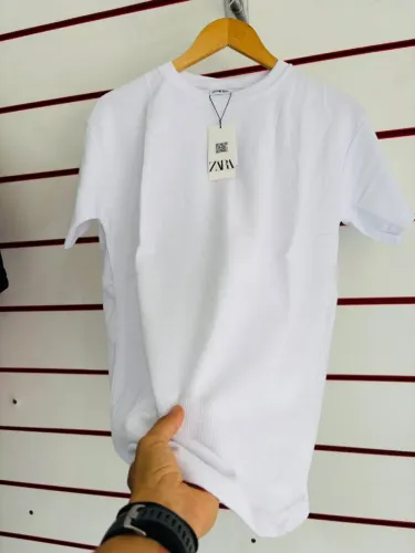 Para vcs que são fã das camisas básicas texturizadas ótimo para compor diversos luks pr vc