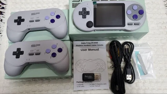 Videogame portátil datafrog SF2000 com 2 controles