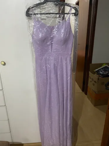 Vestido lilás para festa com glitter